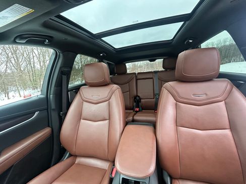 Used 2023 Cadillac XT5 Sportv image 6