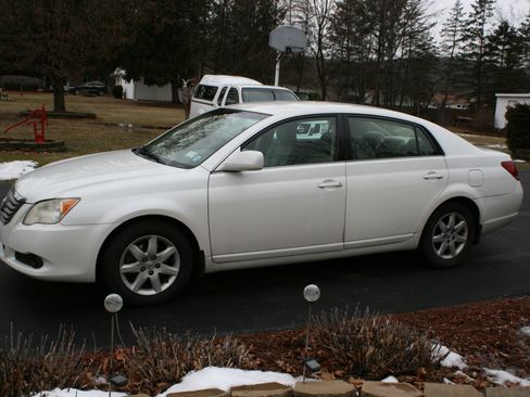 Used 2008 Toyota Avalon XL image 2