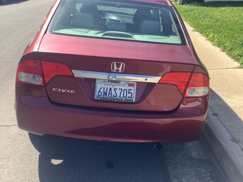 Used 2010 Honda Civic LX image 2