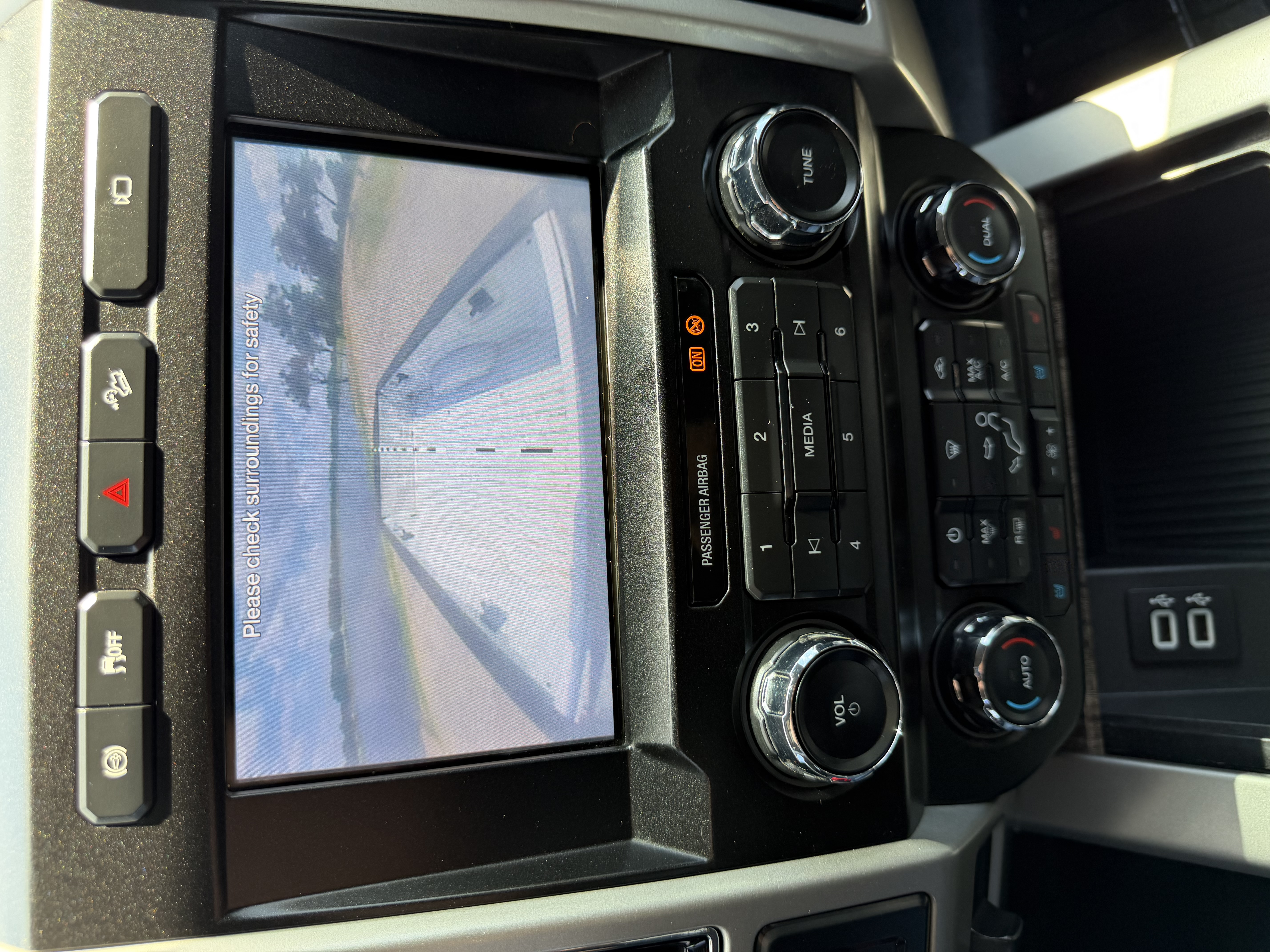 Used 2019 Ford F250 Lariat w/ Lariat Value Package AWD/4WD image 19