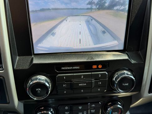 Used 2019 Ford F250 Lariat w/ Lariat Value Package AWD/4WD image 19
