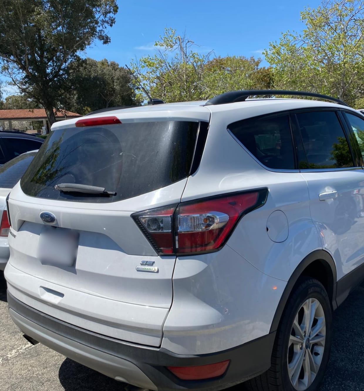 Used 2018 Ford Escape SE FWD image 2