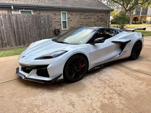 Used 2024 Chevrolet Corvette Z06 w/ Battery Protection Package image 25