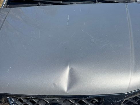 Used 2010 Nissan Frontier SE image 15