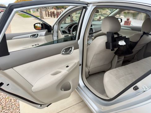 Used 2013 Nissan Sentra SV image 12