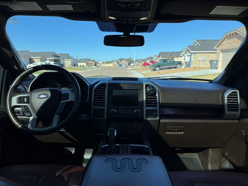 Used 2019 Ford F150 King Ranch image 12