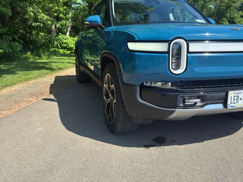 Used 2023 Rivian R1T Adventure AWD/4WD image 8
