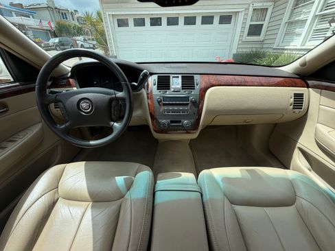 Used 2007 Cadillac DTS w/ Sun And Sound Package FWD image 5