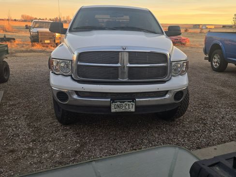 Used 2004 Dodge Ram 2500 Truck SLT image 2