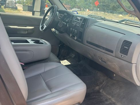 Used 2009 Chevrolet Silverado 3500 W/T image 9