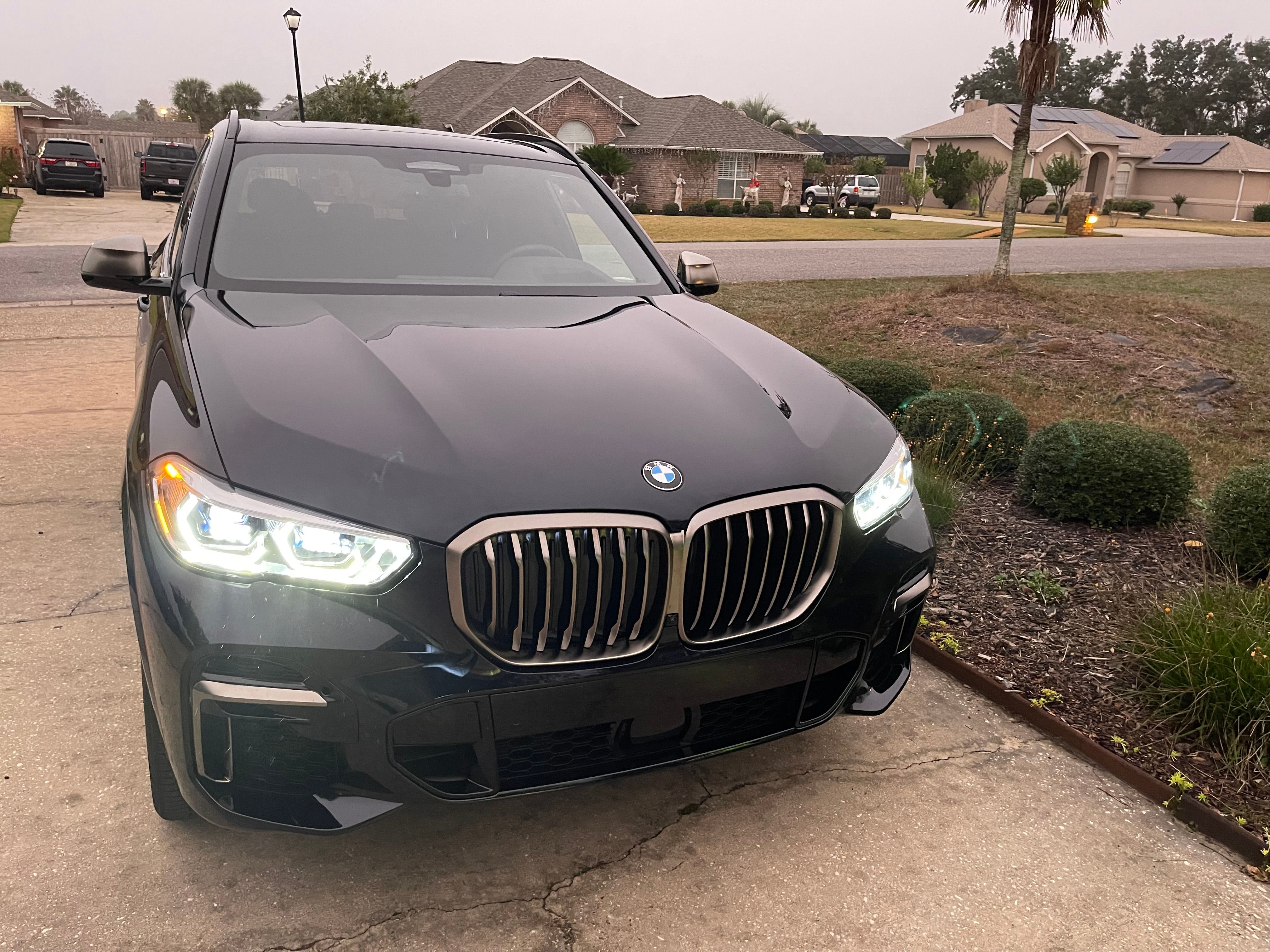 Used 2023 BMW X5 M50i w/ Executive Package AWD/4WD image 4