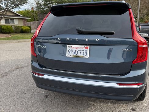 Used 2025 Volvo XC90 B6 Plus w/ Protection Package Premier image 8