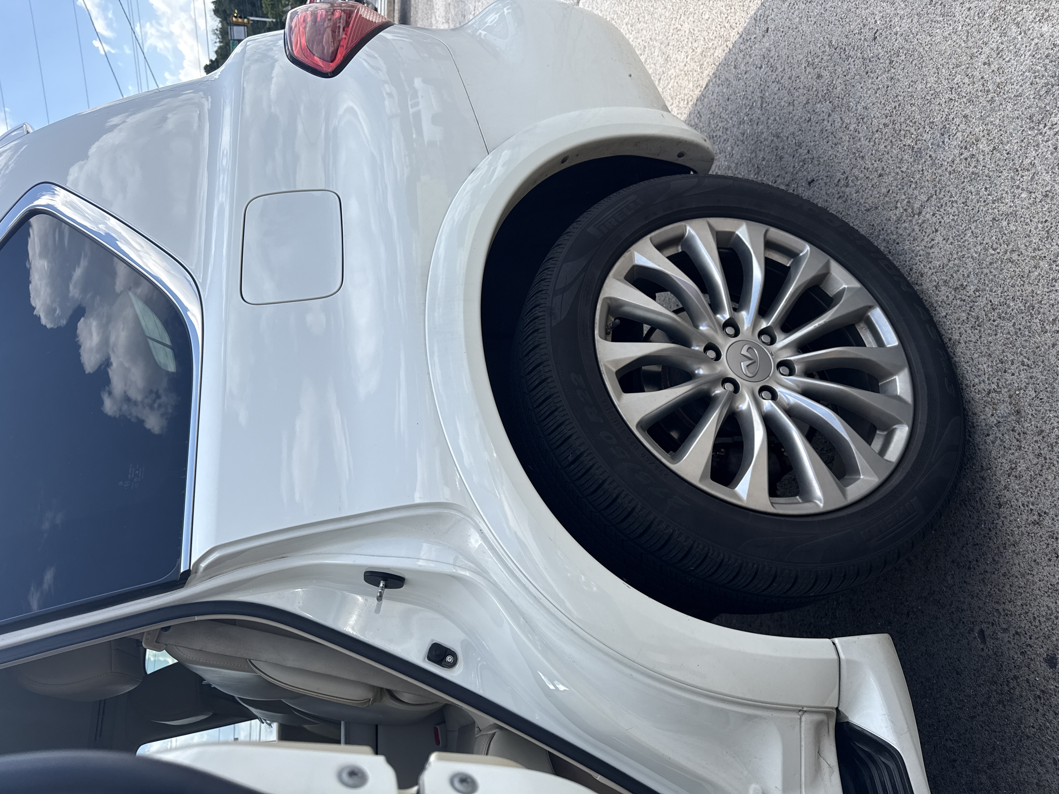 Used 2017 INFINITI QX80 4WD w/ Driver Assistance Package image 17
