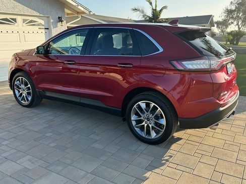 Used 2018 Ford Edge Titanium w/ Equipment Group 302A image 5