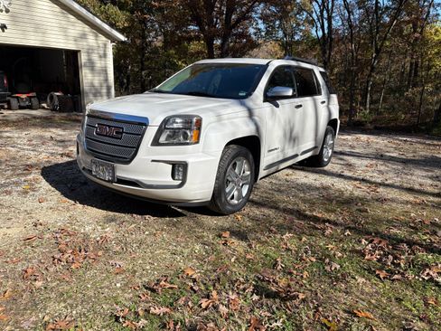 Used 2016 GMC Terrain Denali image 1
