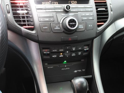 Used 2011 Acura TSX Sport Wagon image 16