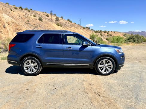 Used 2019 Ford Explorer Limited w/ Class III Trailer Tow Package FWD image 4