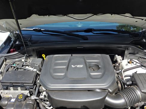 Used 2018 Jeep Grand Cherokee Overland image 15