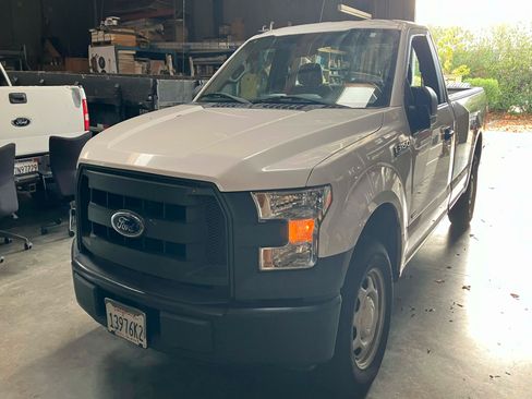 Used 2017 Ford F150 XL w/ Equipment Group 101A Mid image 12