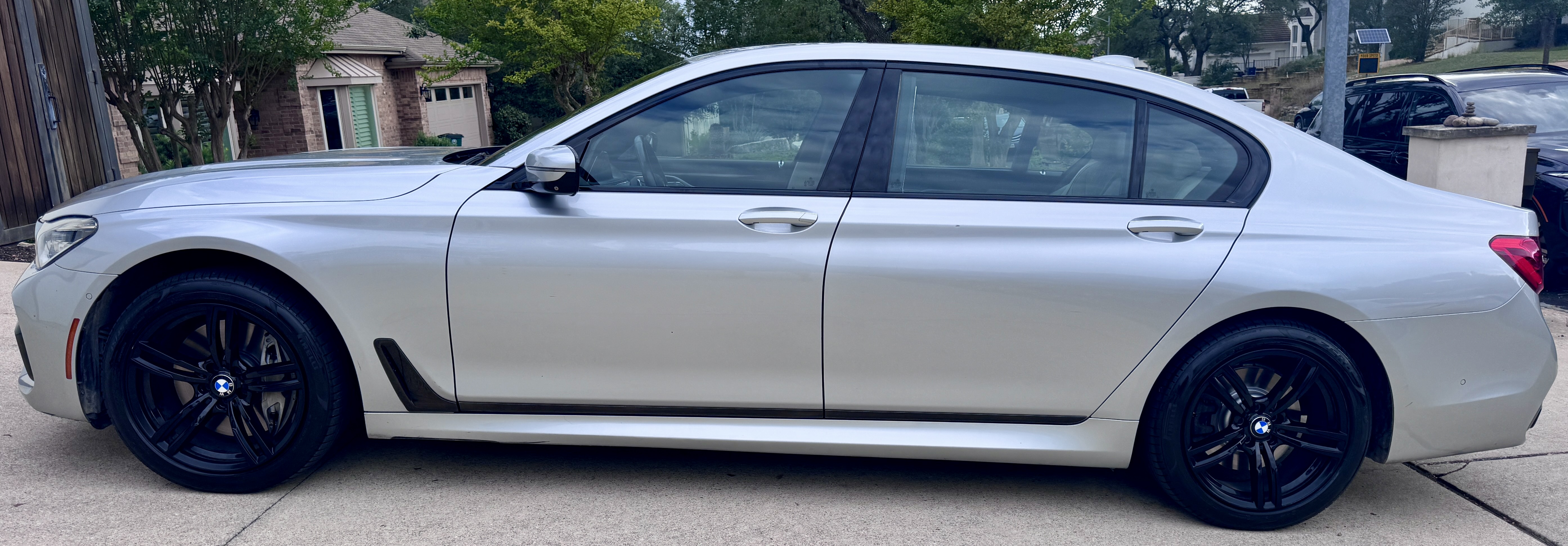 Used 2017 BMW 750i xDrive AWD/4WD image 5