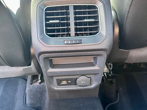 Used 2018 Volkswagen Tiguan SEL w/ R-Line Package image 25