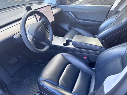 Used 2021 Tesla Model Y Long Range AWD/4WD image 12