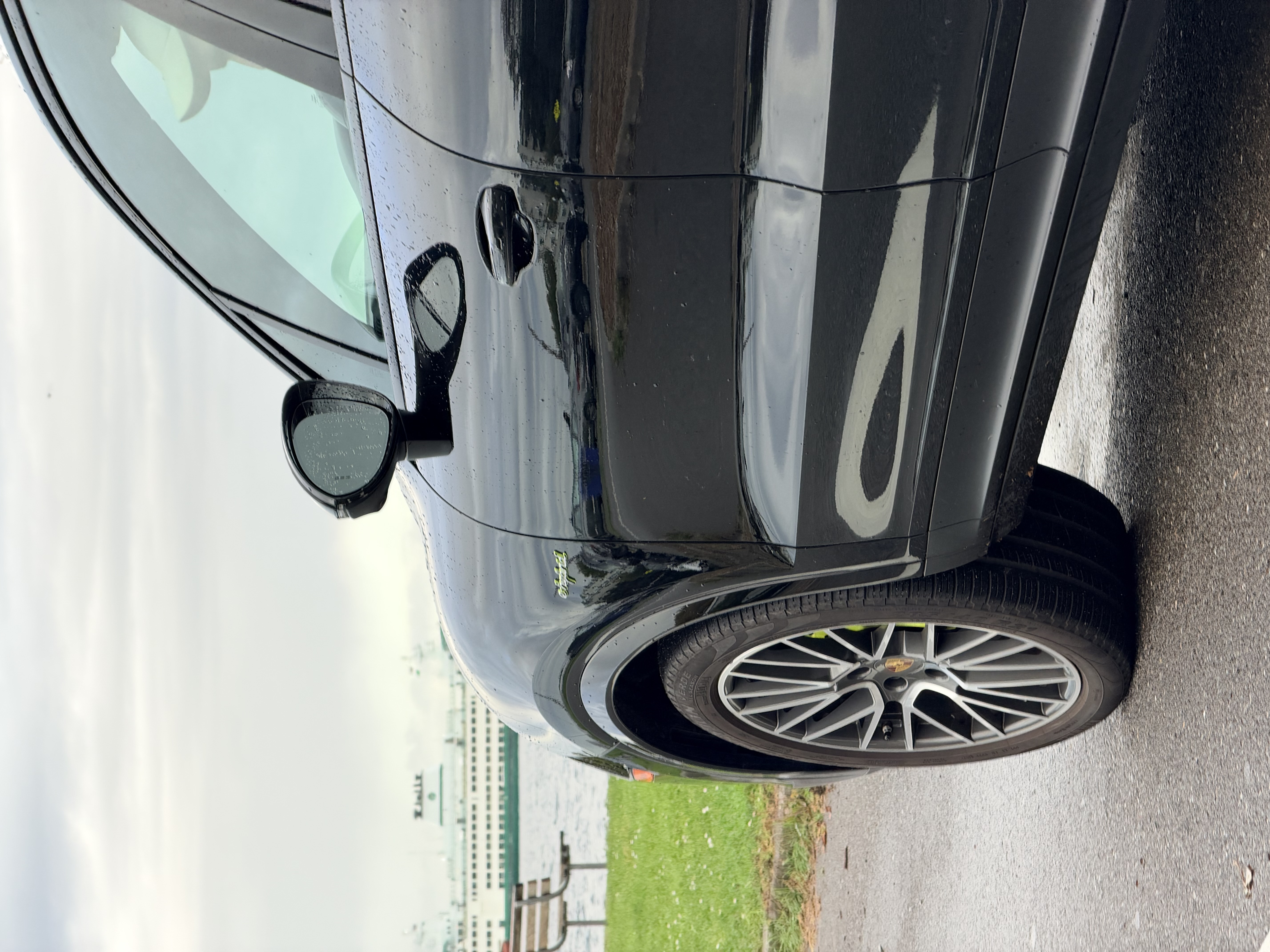 Used 2019 Porsche Cayenne E-Hybrid AWD/4WD image 1
