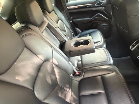 Used 2015 Porsche Cayenne S AWD/4WD image 12