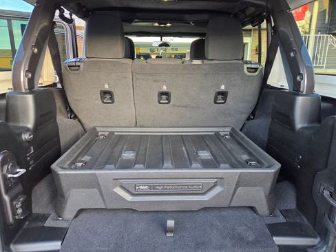 Used 2021 Jeep Wrangler Unlimited Sport image 14