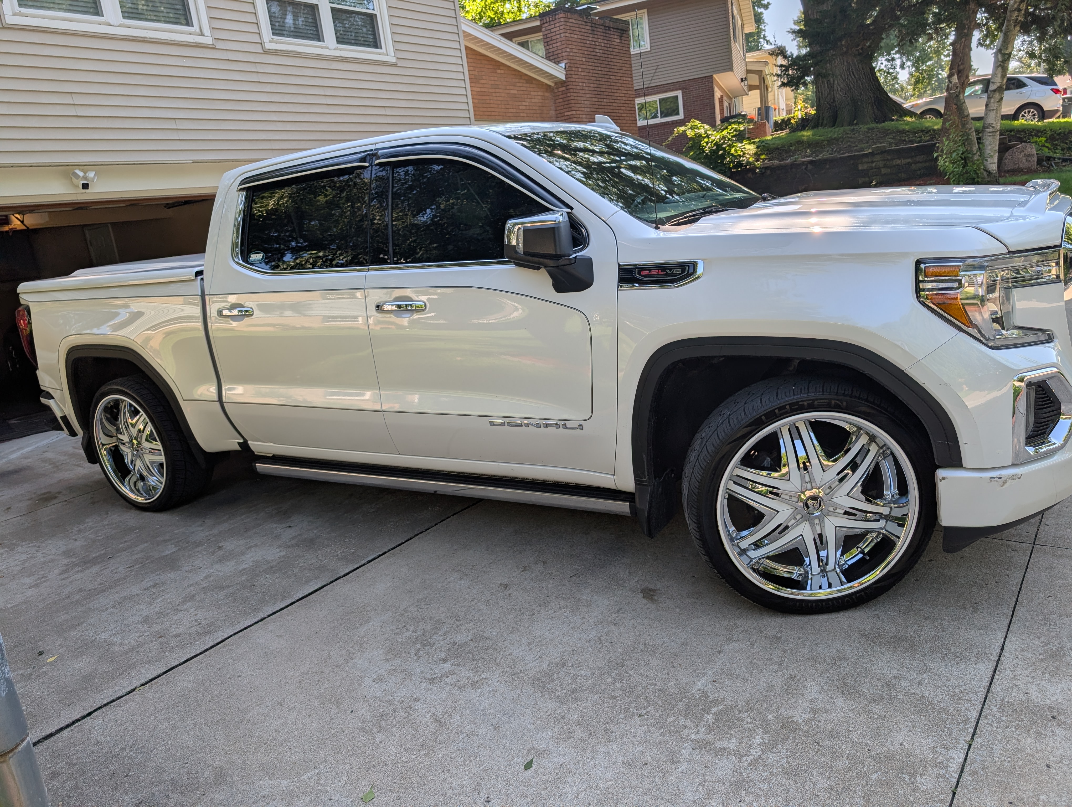 Used 2019 GMC Sierra 1500 Denali w/ Denali Ultimate Package AWD/4WD image 11
