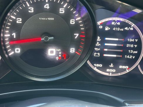 Used 2018 Porsche Panamera image 4