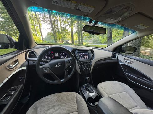 Used 2018 Hyundai Santa Fe Sport w/ 2.4L Value Package 02 FWD image 11