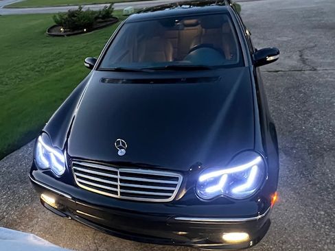 Used 2007 Mercedes-Benz C 230 Sedan image 9