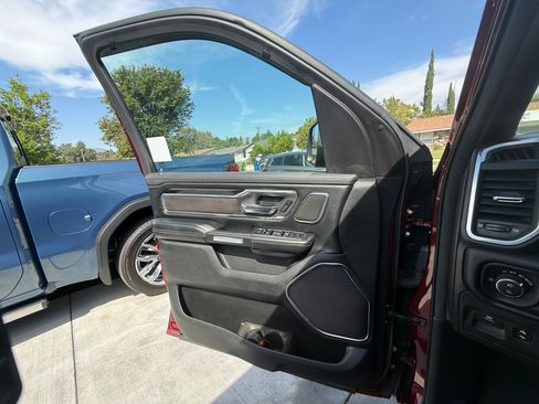 Used 2019 RAM 1500 Laramie image 17