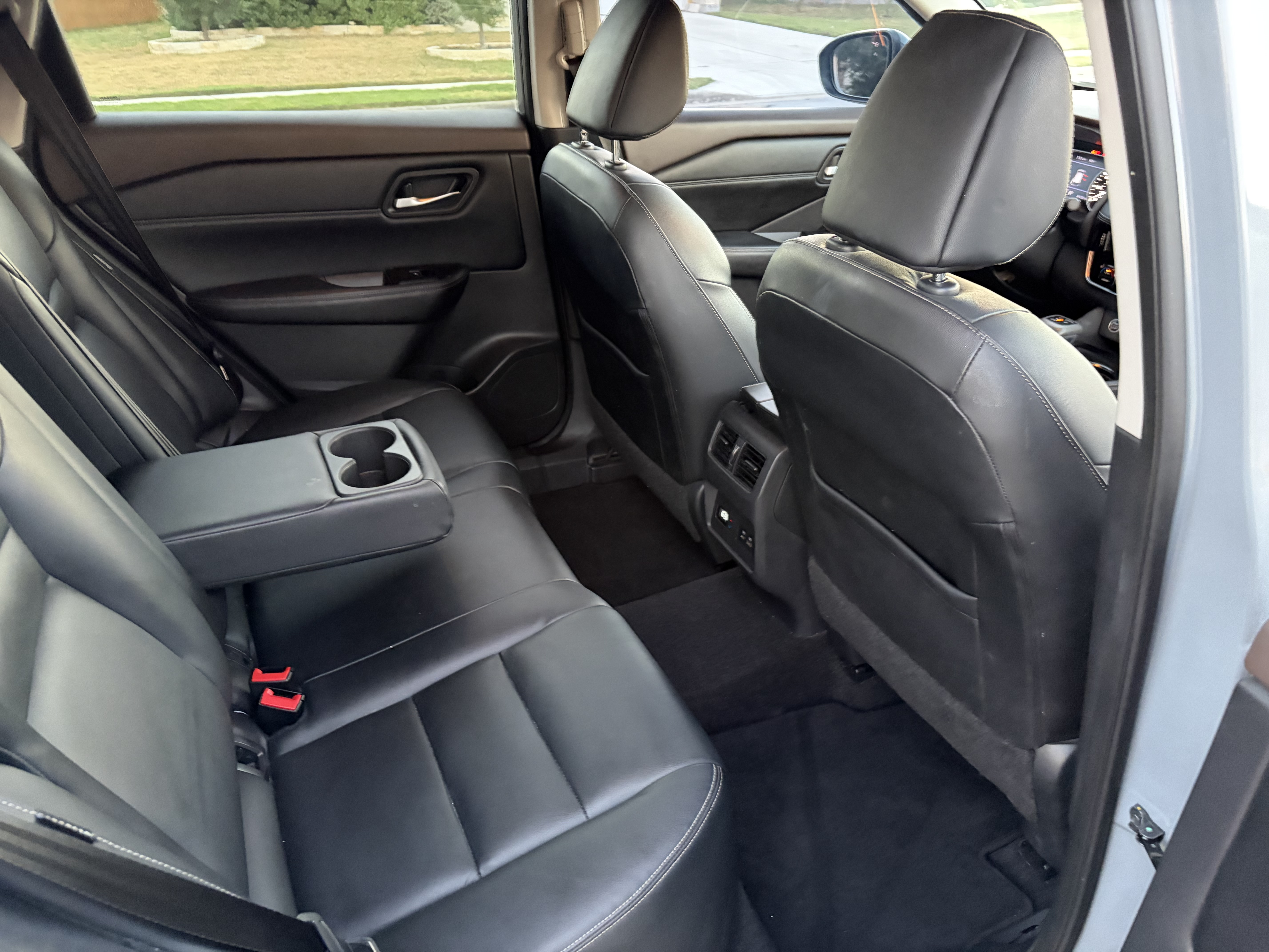 Used 2022 Nissan Rogue SL FWD image 8