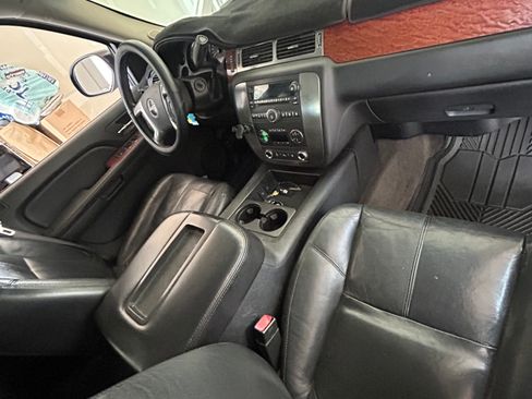 Used 2007 GMC Yukon SLT w/ SLT Preferred Equipment Group RWD image 10