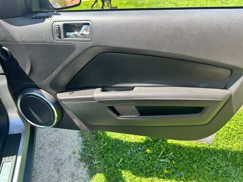 Used 2012 Ford Mustang GT Premium image 15