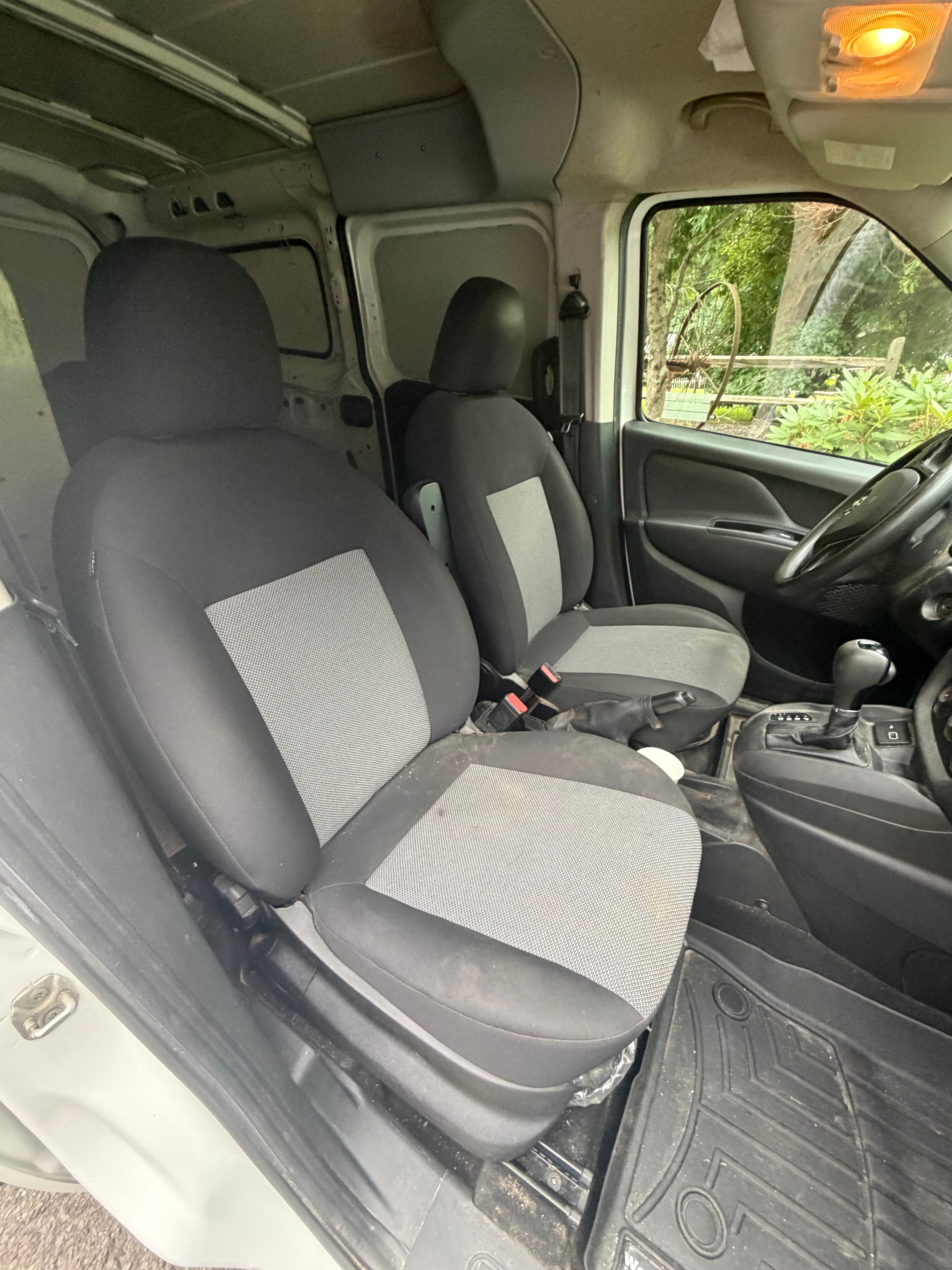 Used 2021 RAM ProMaster City Tradesman FWD image 11
