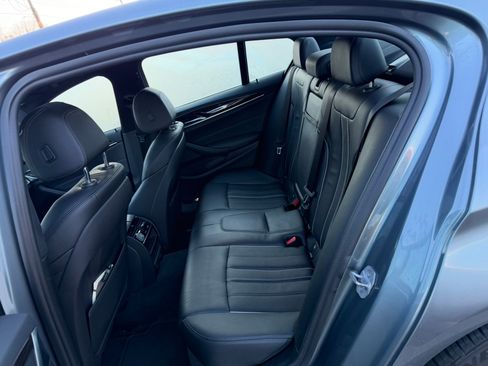 Used 2019 BMW 530i w/ Convenience Package image 19