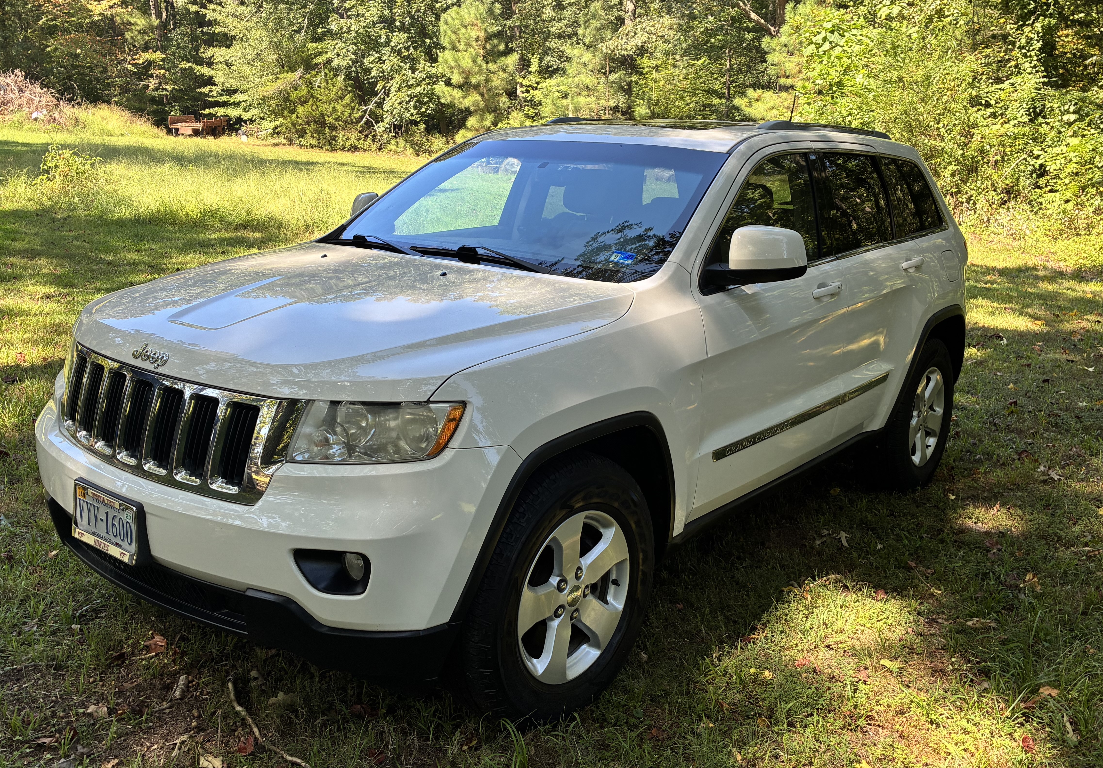 Used 2011 Jeep Grand Cherokee Laredo AWD/4WD image 16