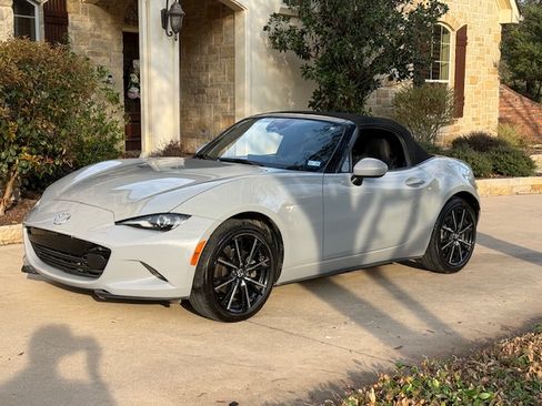 Used 2024 MAZDA MX-5 Miata Grand Touring w/ Weather Package image 16