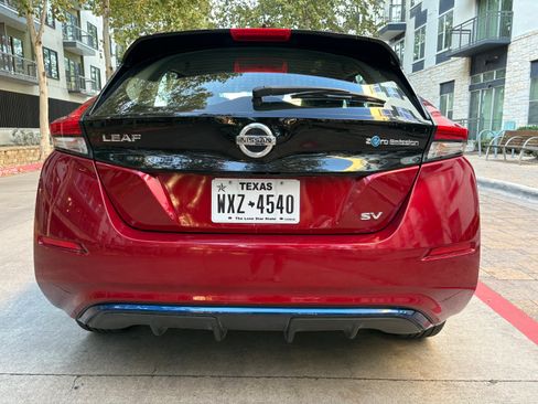 Used 2018 Nissan Leaf SV w/ SV Technology Package image 8