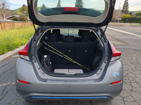 Used 2020 Nissan Leaf SV w/ Protection Package image 11