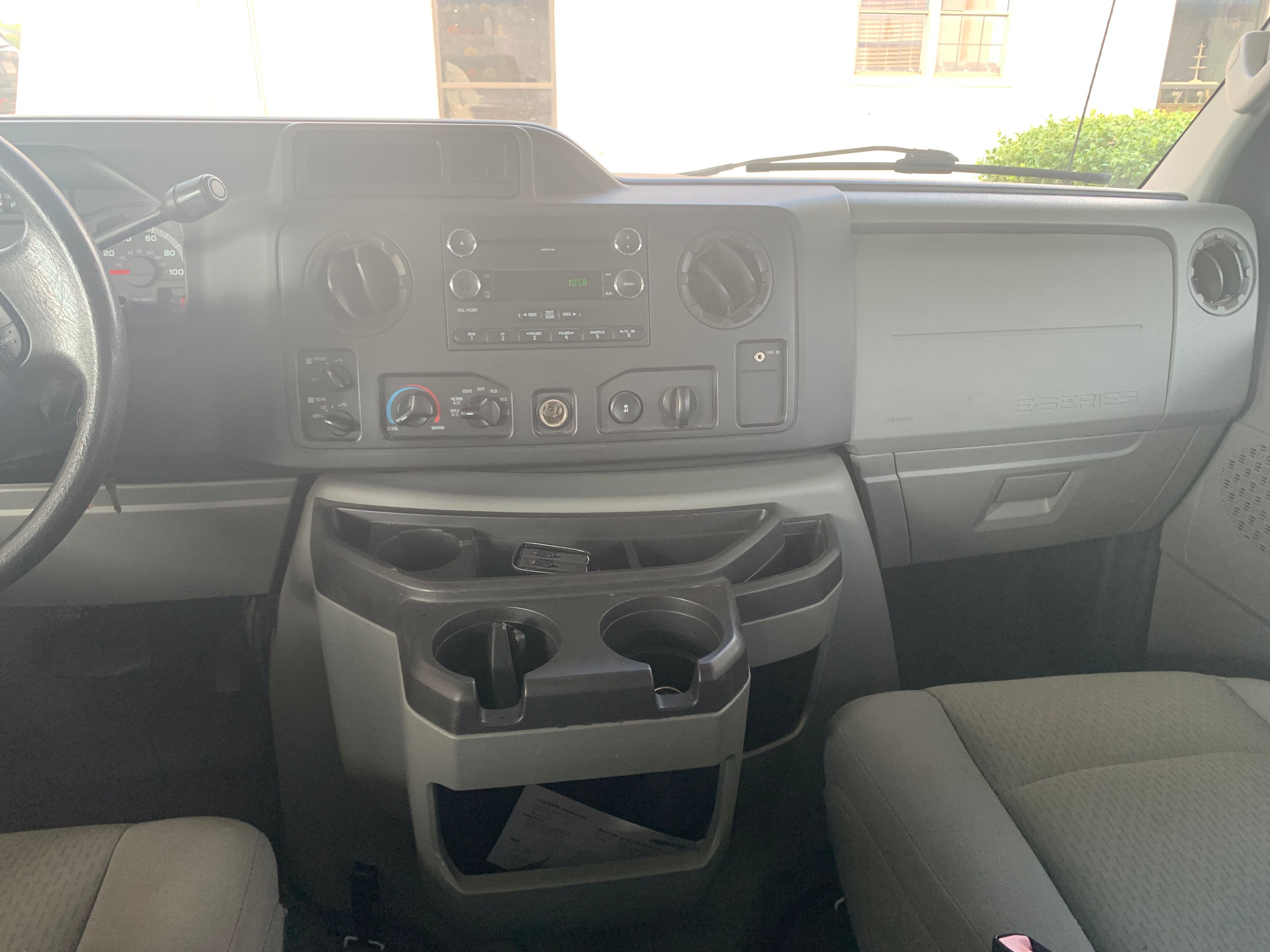 Used 2009 Ford E-350 and Econoline 350 XLT RWD image 11