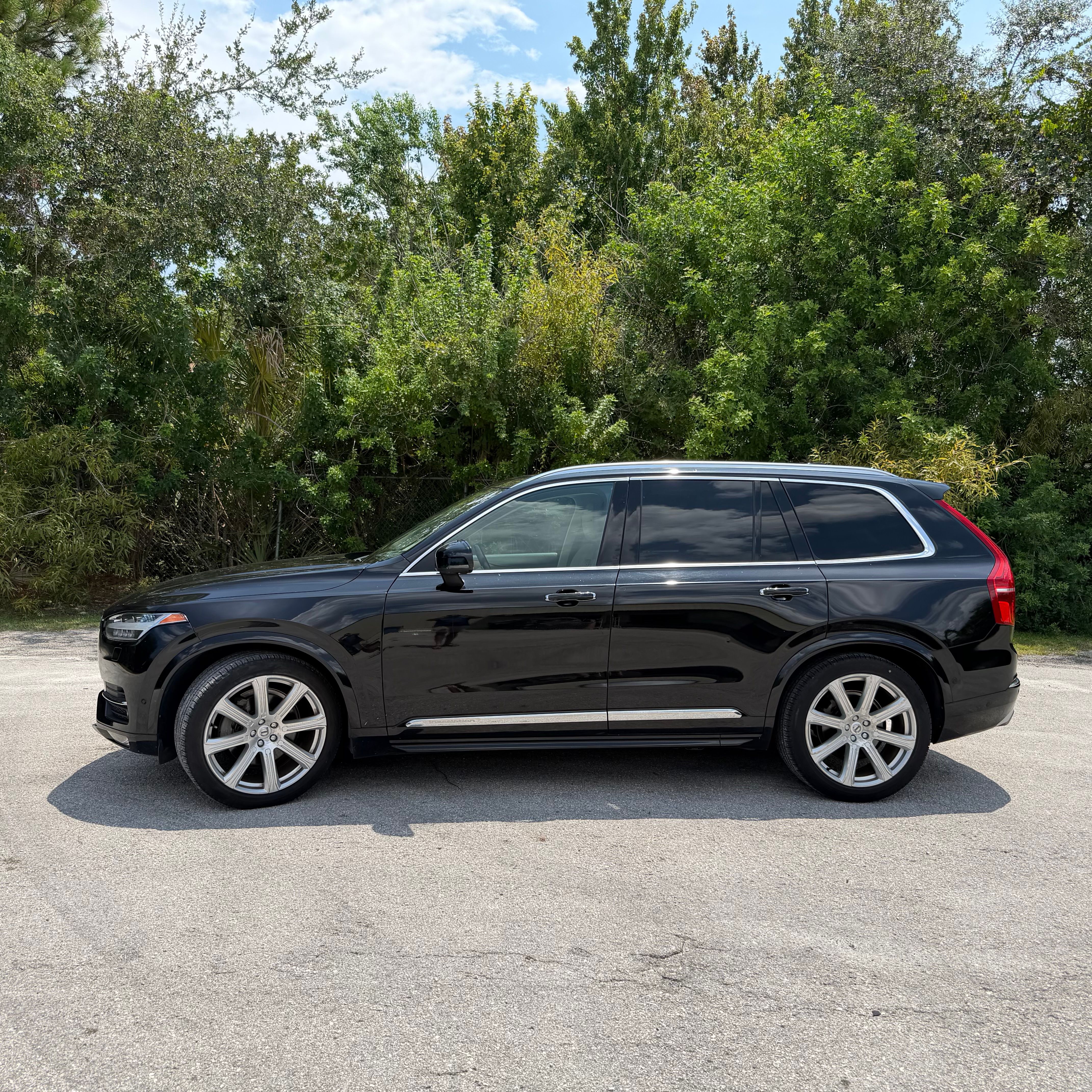 Used 2016 Volvo XC90 T6 Inscription w/ Vision Package AWD/4WD image 28