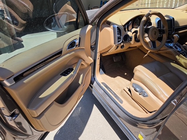 Used 2016 Porsche Cayenne S AWD/4WD image 5