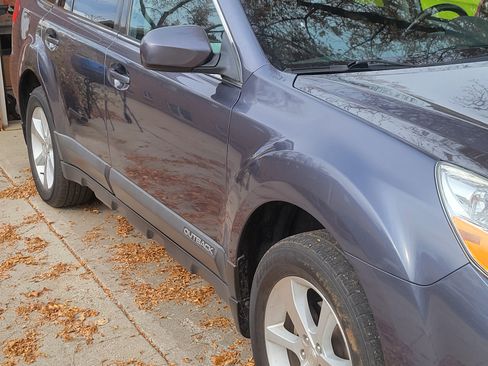 Used 2014 Subaru Outback 2.5i Limited image 2