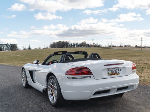 Used 2004 Dodge Viper SRT-10 image 13