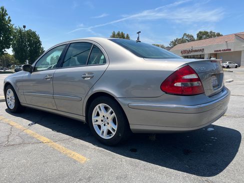 Used 2005 Mercedes-Benz E 320 Sedan image 5