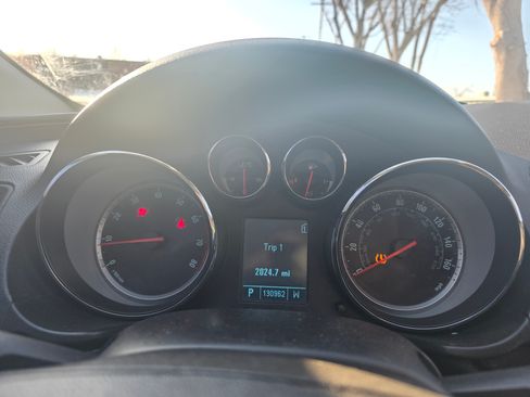 Used 2011 Buick Regal CXL image 13